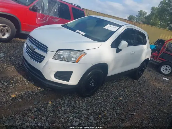 KL7CJKSB3GB537056 2016 CHEVROLET TRAX - Image 2