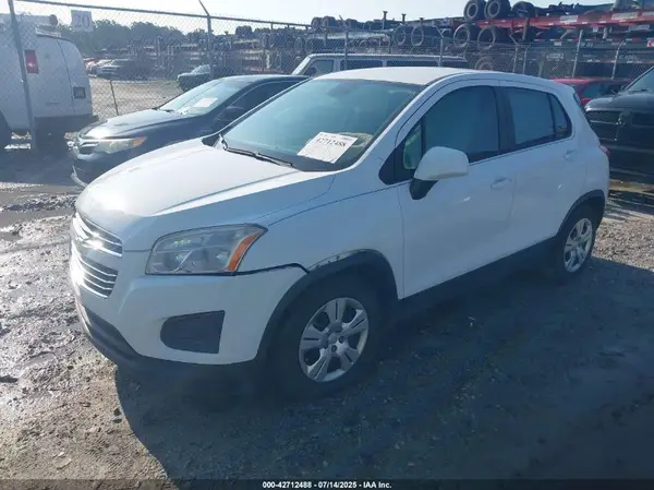 KL7CJKSB3GB569280 2016 CHEVROLET TRAX - Image 2