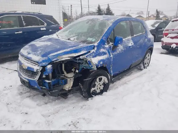 KL7CJKSB3GB605193 2016 CHEVROLET TRAX - Image 2