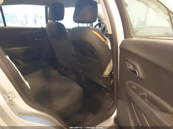 KL7CJKSB3GB616548 2016 CHEVROLET TRAX - Image 8