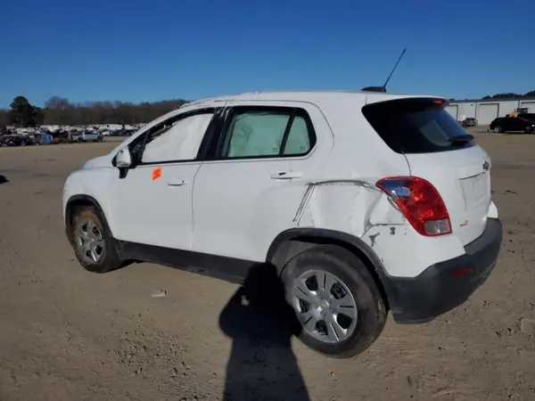 KL7CJKSB3GB619188 2016 CHEVROLET TRAX - Image 2