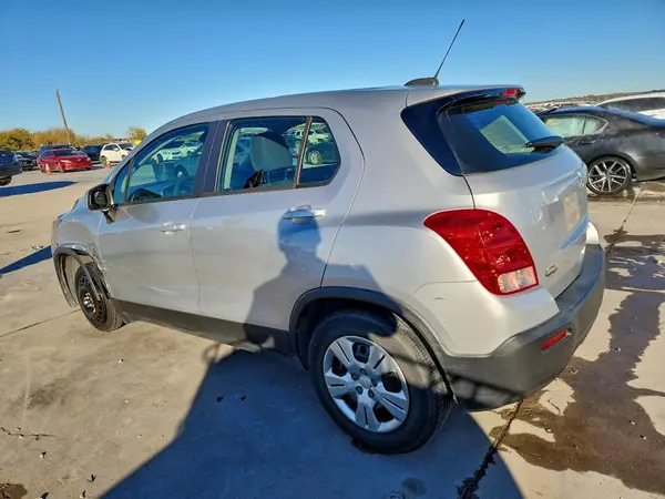 KL7CJKSB3GB619644 2016 CHEVROLET TRAX - Image 2