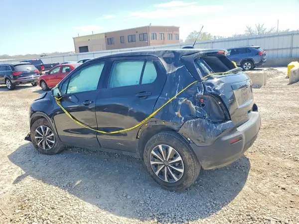KL7CJKSB3GB655821 2016 CHEVROLET TRAX - Image 2