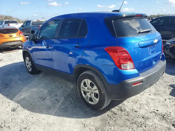 KL7CJKSB3GB672327 2016 CHEVROLET TRAX - Image 2