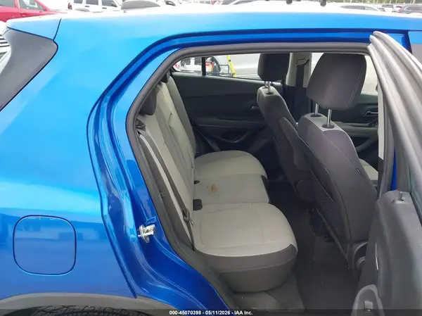 KL7CJKSB3GB705472 2016 CHEVROLET TRAX - Image 8