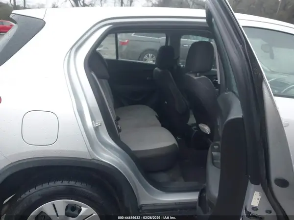 KL7CJKSB3GB754817 2016 CHEVROLET TRAX - Image 8