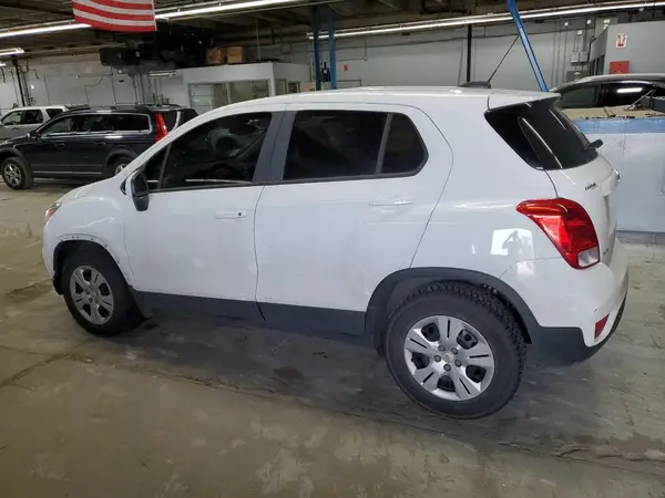 KL7CJKSB3HB056340 2017 CHEVROLET TRAX - Image 2