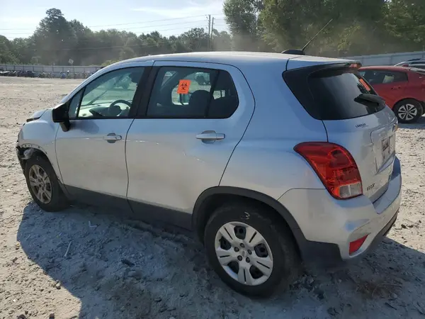KL7CJKSB3HB073803 2017 CHEVROLET TRAX - Image 2