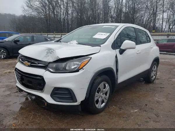 KL7CJKSB3HB116293 2017 CHEVROLET TRAX - Image 2