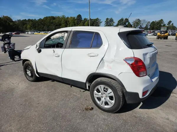 KL7CJKSB3HB167129 2017 CHEVROLET TRAX - Image 2
