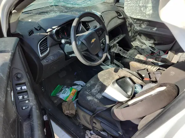 KL7CJKSB3HB167129 2017 CHEVROLET TRAX - Image 8
