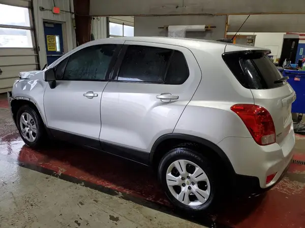 KL7CJKSB3HB205314 2017 CHEVROLET TRAX - Image 2