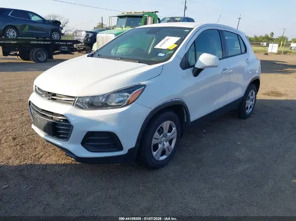 KL7CJKSB3HB215342 2017 CHEVROLET TRAX - Image 2