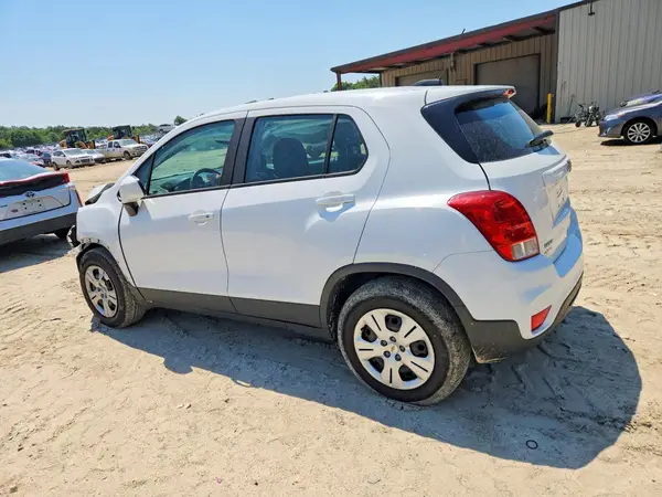 KL7CJKSB3HB225000 2017 CHEVROLET TRAX - Image 2