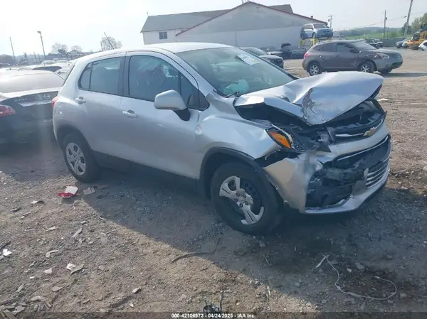 KL7CJKSB3HB232738 2017 CHEVROLET TRAX - Image 1