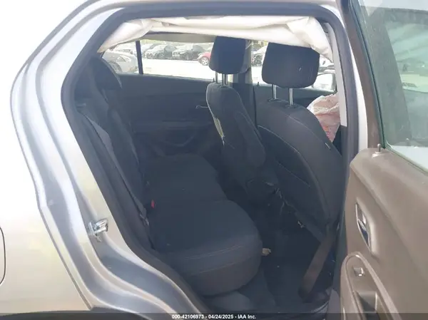 KL7CJKSB3HB232738 2017 CHEVROLET TRAX - Image 8