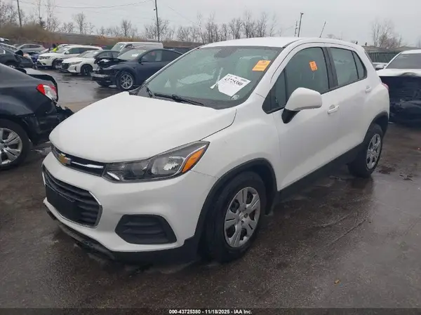 KL7CJKSB3HB246932 2017 CHEVROLET TRAX - Image 2