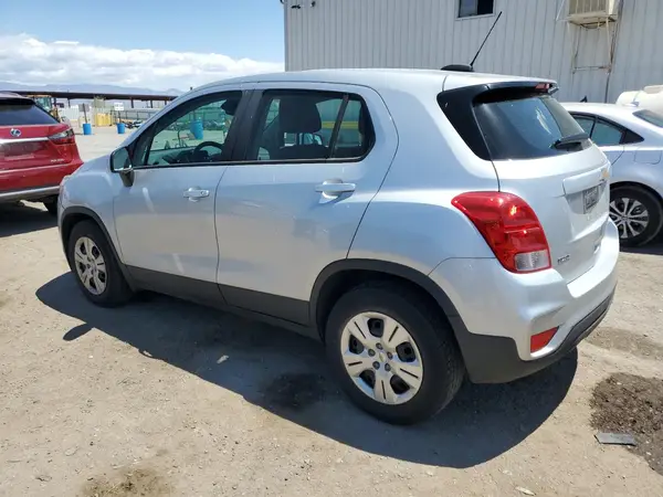 KL7CJKSB3HB258434 2019 CHEVROLET TRAX - Image 2