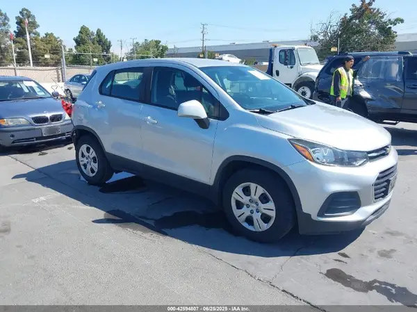 KL7CJKSB3JB541356 2018 CHEVROLET TRAX - Image 1