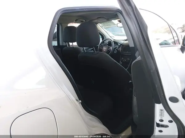 KL7CJKSB3JB544175 2018 CHEVROLET TRAX - Image 8