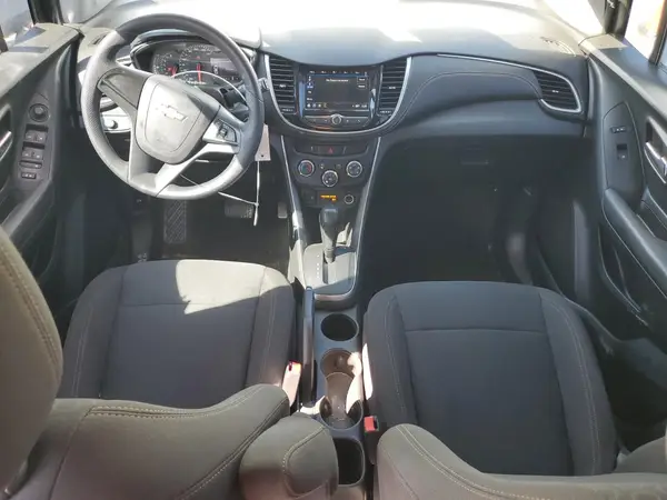 KL7CJKSB3JB545777 2018 CHEVROLET TRAX - Image 8