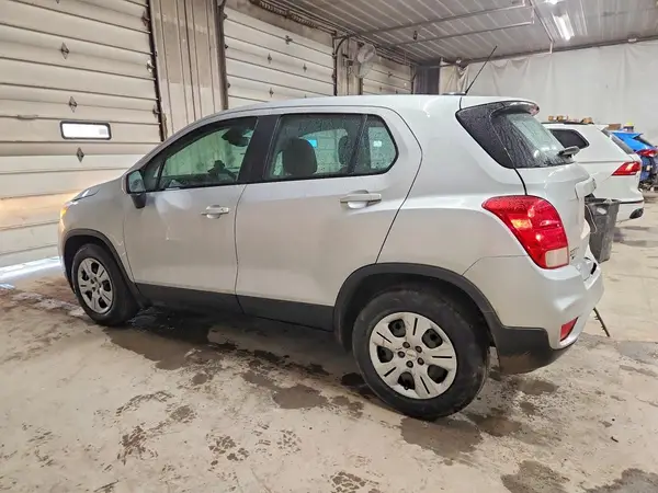 KL7CJKSB3JB590802 2018 CHEVROLET TRAX - Image 2