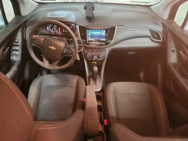 KL7CJKSB3JB590802 2018 CHEVROLET TRAX - Image 8