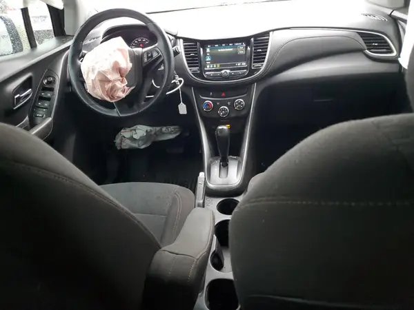 KL7CJKSB3JB600289 2018 CHEVROLET TRAX - Image 8
