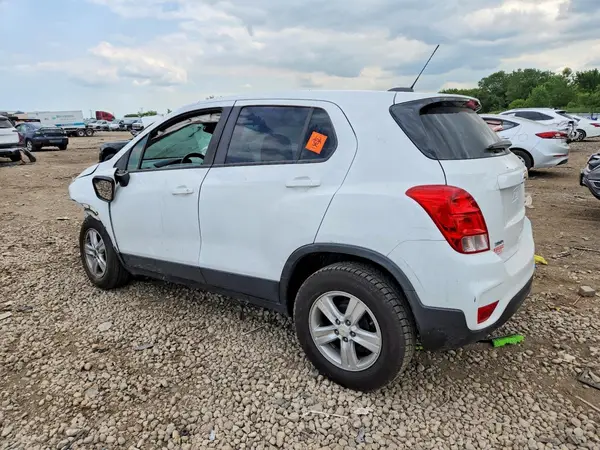 KL7CJKSB3LB020494 2020 CHEVROLET TRAX - Image 2