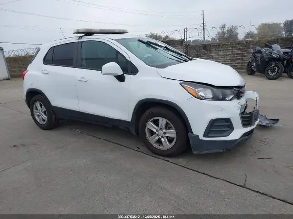 KL7CJKSB3LB022813 2020 CHEVROLET TRAX - Image 1