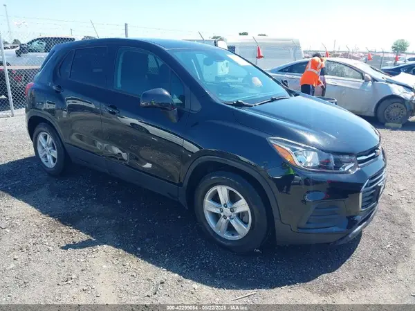 KL7CJKSB3LB026277 2020 CHEVROLET TRAX - Image 1