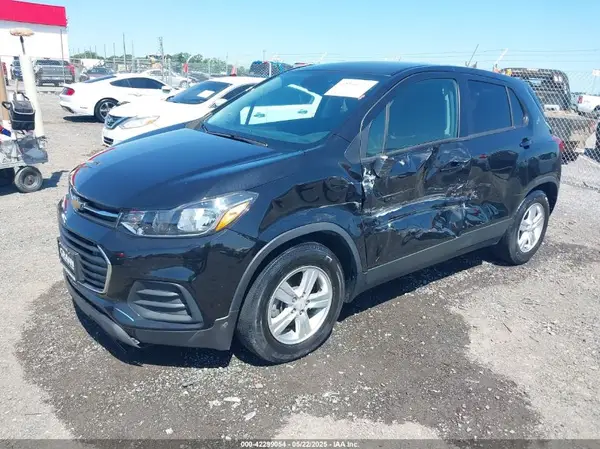 KL7CJKSB3LB026277 2020 CHEVROLET TRAX - Image 2