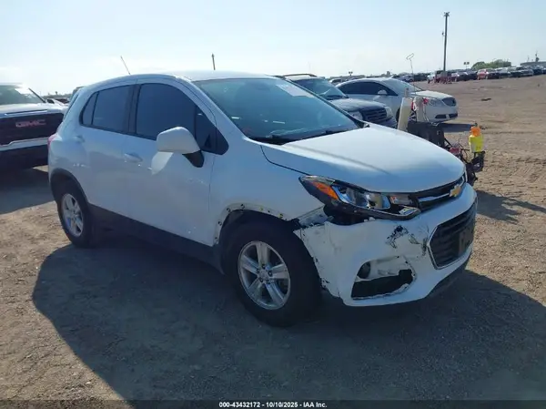 KL7CJKSB3LB028062 2020 CHEVROLET TRAX - Image 1