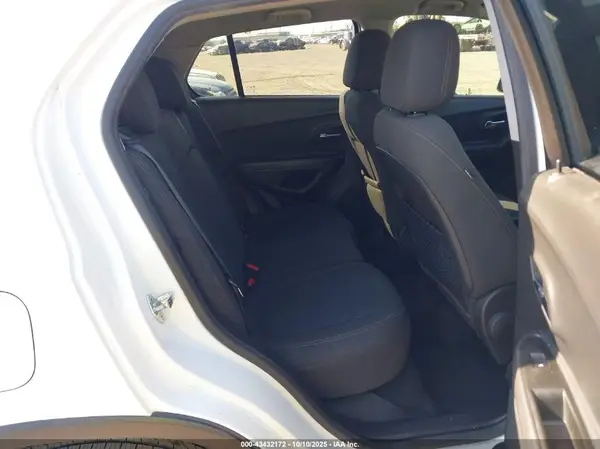 KL7CJKSB3LB028062 2020 CHEVROLET TRAX - Image 8