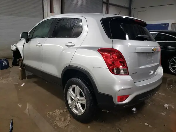 KL7CJKSB3LB029275 2020 CHEVROLET TRAX - Image 2