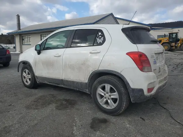 KL7CJKSB3LB031527 2020 CHEVROLET TRAX - Image 2
