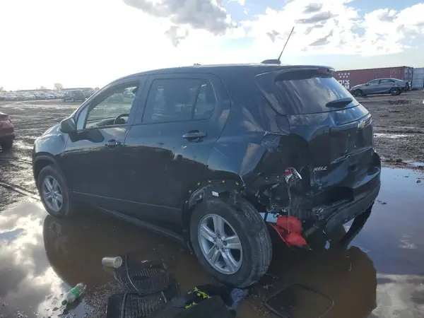 KL7CJKSB3LB031897 2020 CHEVROLET TRAX - Image 2