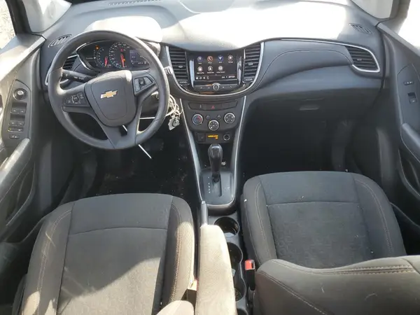 KL7CJKSB3LB031897 2020 CHEVROLET TRAX - Image 8