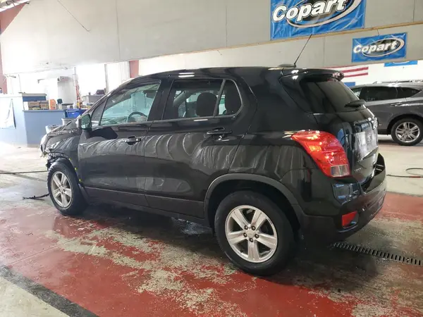 KL7CJKSB3LB038798 2020 CHEVROLET TRAX - Image 2