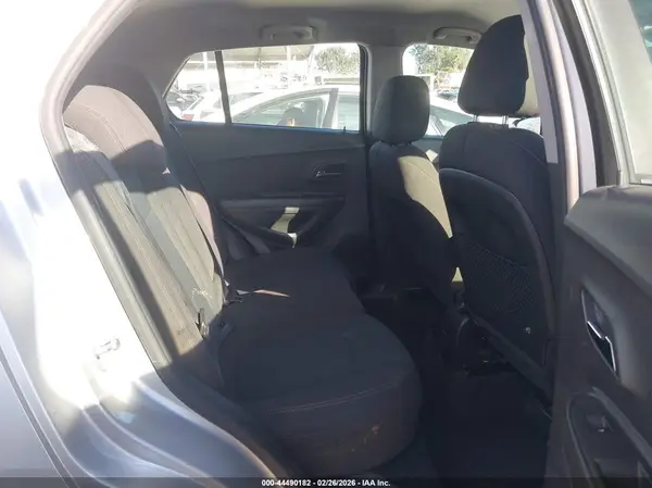 KL7CJKSB3LB039160 2020 CHEVROLET TRAX - Image 8