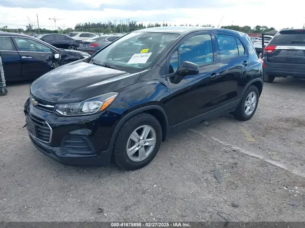 KL7CJKSB3LB040955 2020 CHEVROLET TRAX - Image 2