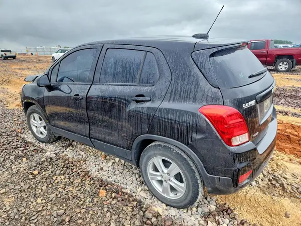 KL7CJKSB3LB042253 2020 CHEVROLET TRAX - Image 2