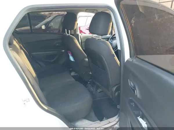 KL7CJKSB3LB043502 2020 CHEVROLET TRAX - Image 8