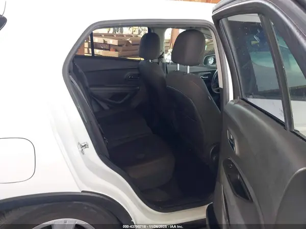 KL7CJKSB3LB046142 2020 CHEVROLET TRAX - Image 8
