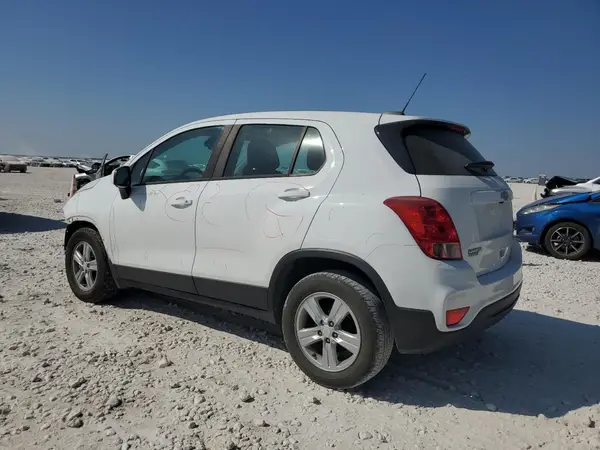 KL7CJKSB3LB050045 2020 CHEVROLET TRAX - Image 2