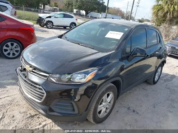 KL7CJKSB3LB051695 2020 CHEVROLET TRAX - Image 2