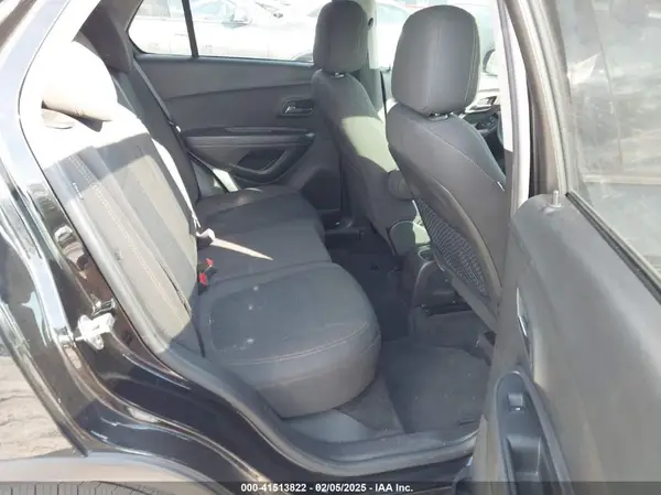 KL7CJKSB3LB051695 2020 CHEVROLET TRAX - Image 8