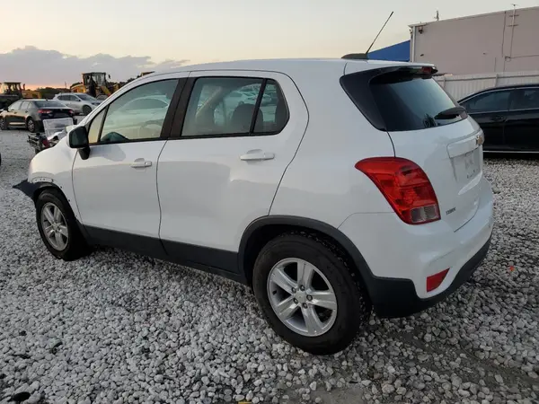 KL7CJKSB3LB052961 2020 CHEVROLET TRAX - Image 2