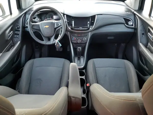 KL7CJKSB3LB052961 2020 CHEVROLET TRAX - Image 8