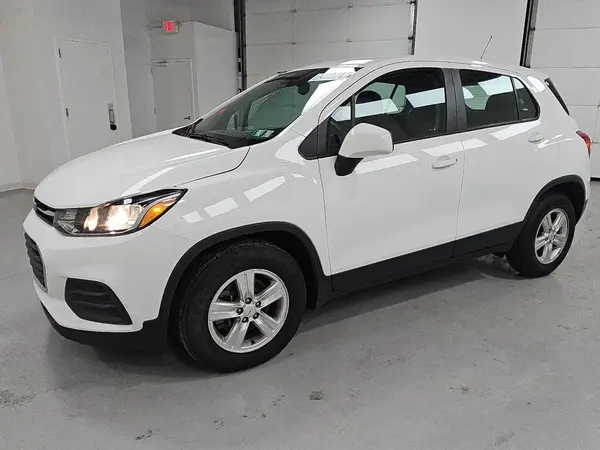KL7CJKSB3LB062017 2020 CHEVROLET TRAX - Image 1